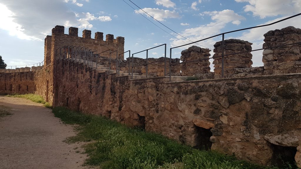 Muralla del castillo de Peñarroya